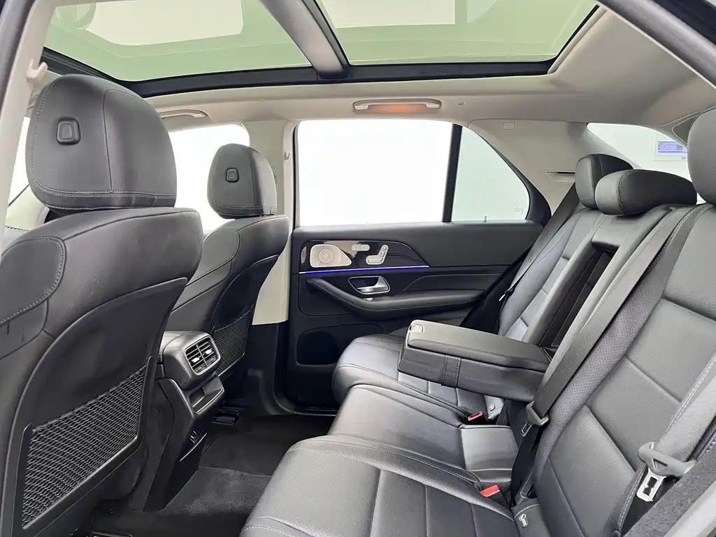 Mercedes-Benz GLE (Import) — миниатюра 16