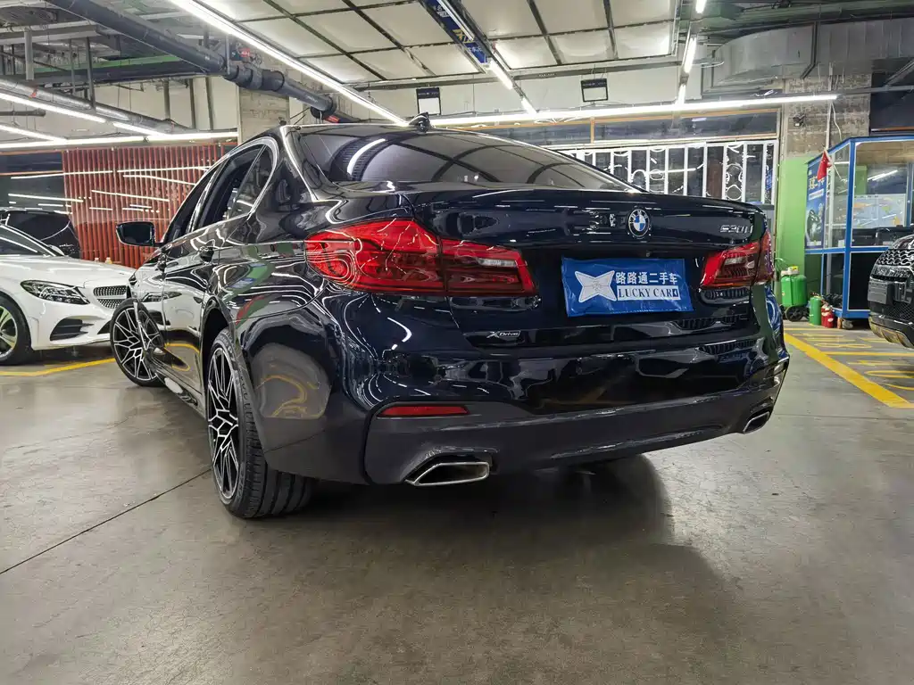 BMW 5 Series — миниатюра 4