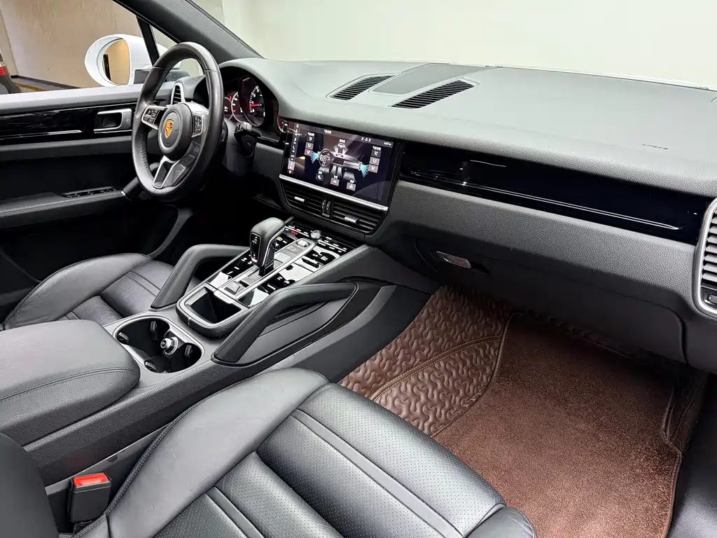 Porsche Cayenne — миниатюра 6