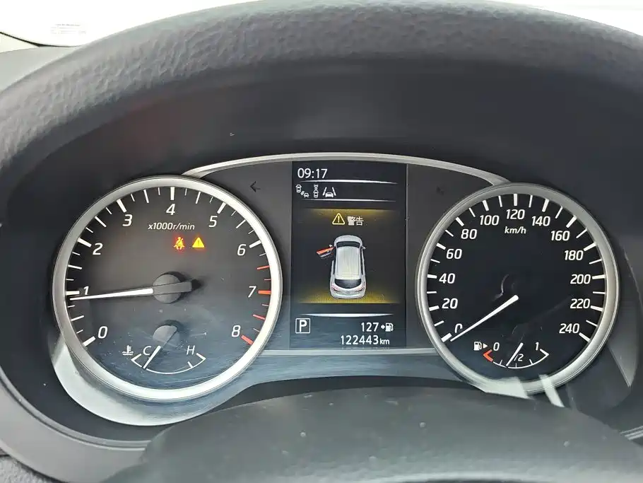 Nissan Tiida — миниатюра 14
