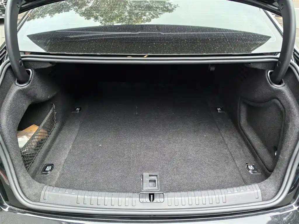 Audi A6L — миниатюра 9