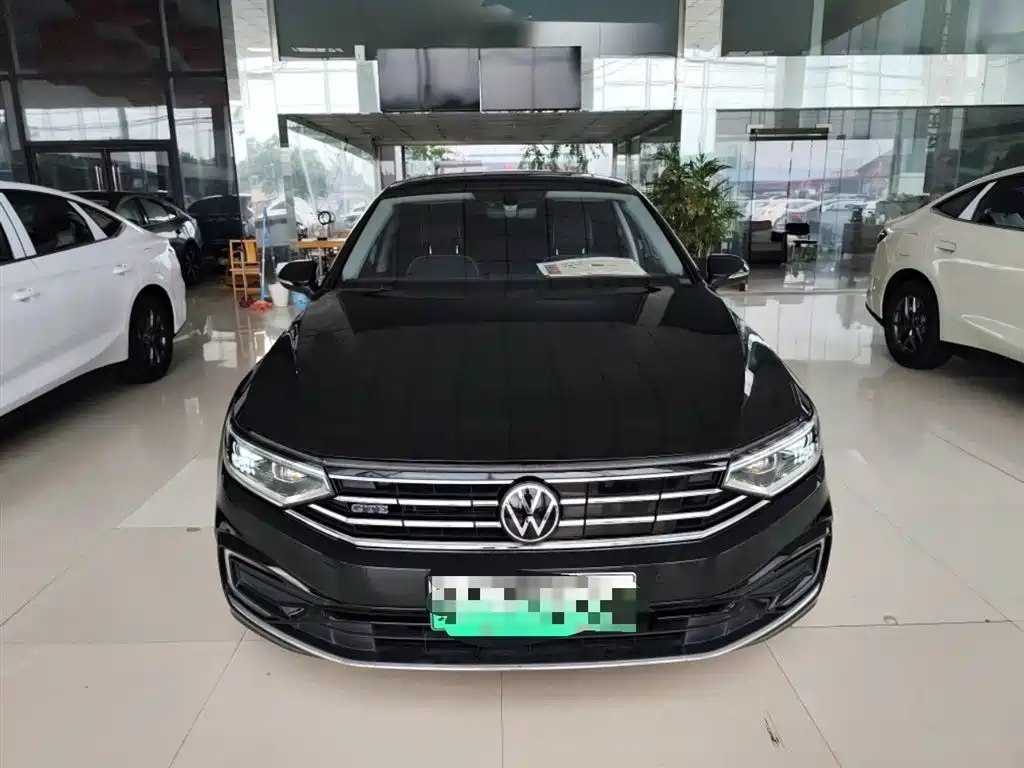 VOLKSWAGEN MAGOTAN GTE PLUG IN HYBRID