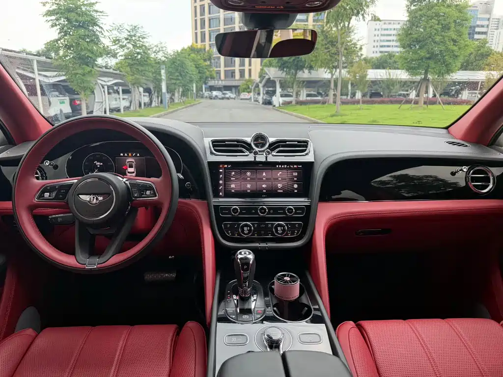 Bentley Bentayga — миниатюра 23