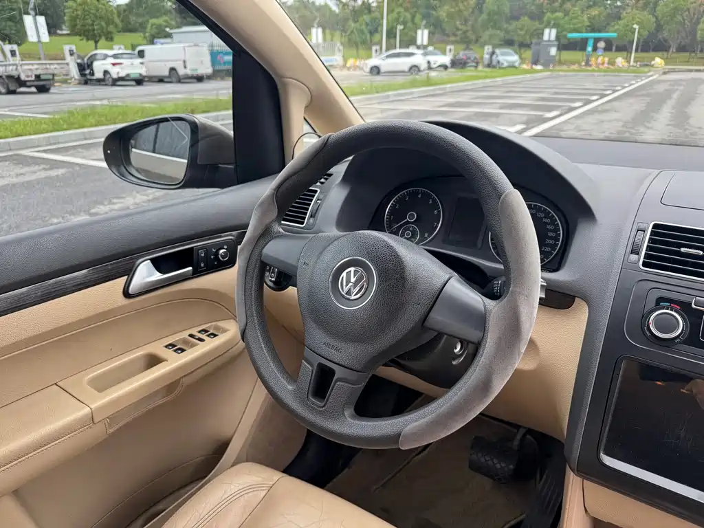 Volkswagen Touran — миниатюра 9