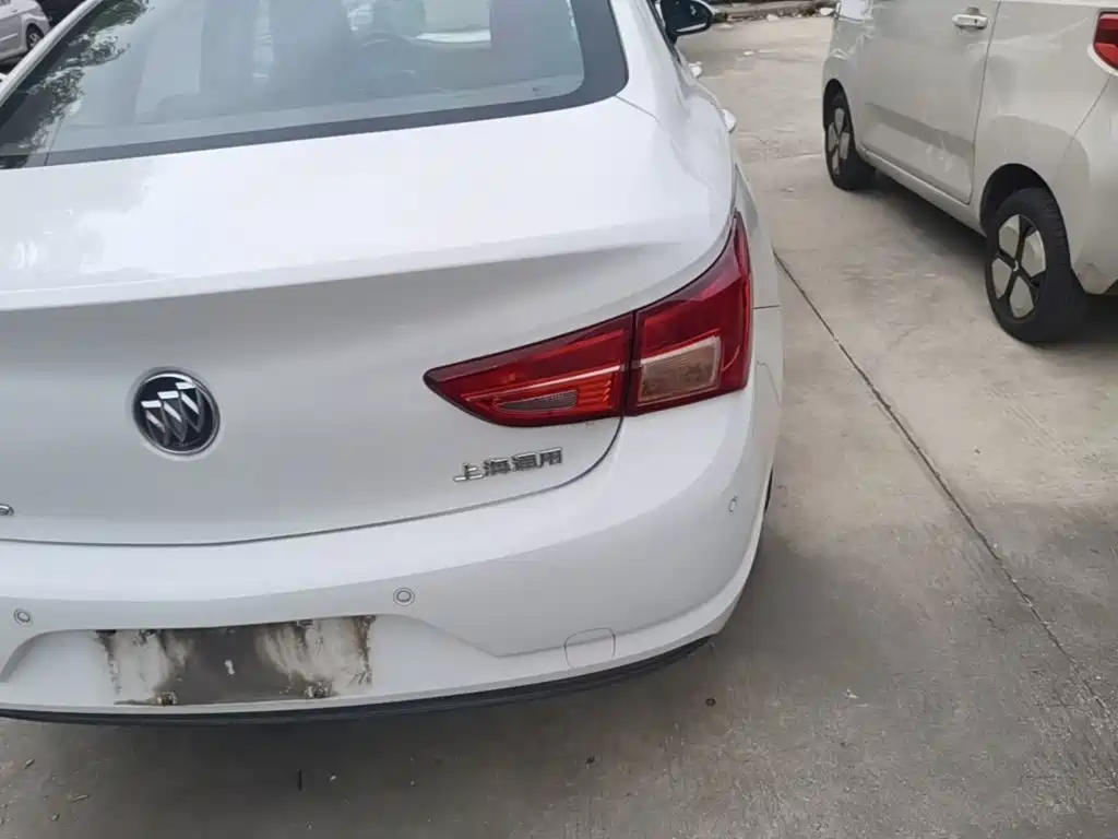 Buick Verano — миниатюра 8