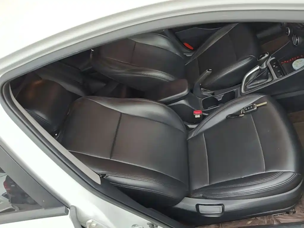 Hyundai Elantra — миниатюра 25