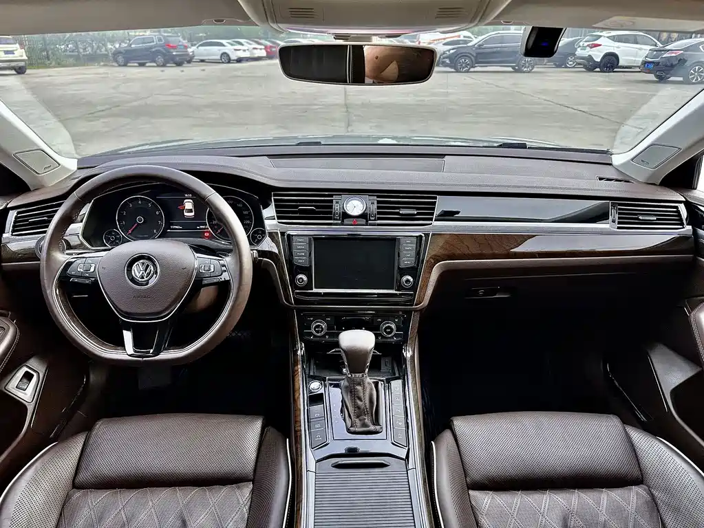 Volkswagen Phideon — миниатюра 5