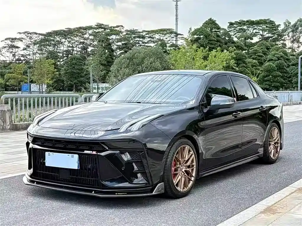 Купить Lynk & Co 03