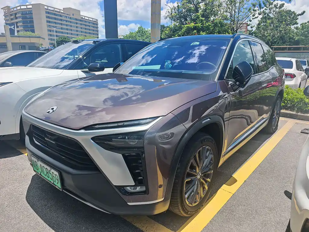 NIO ES8