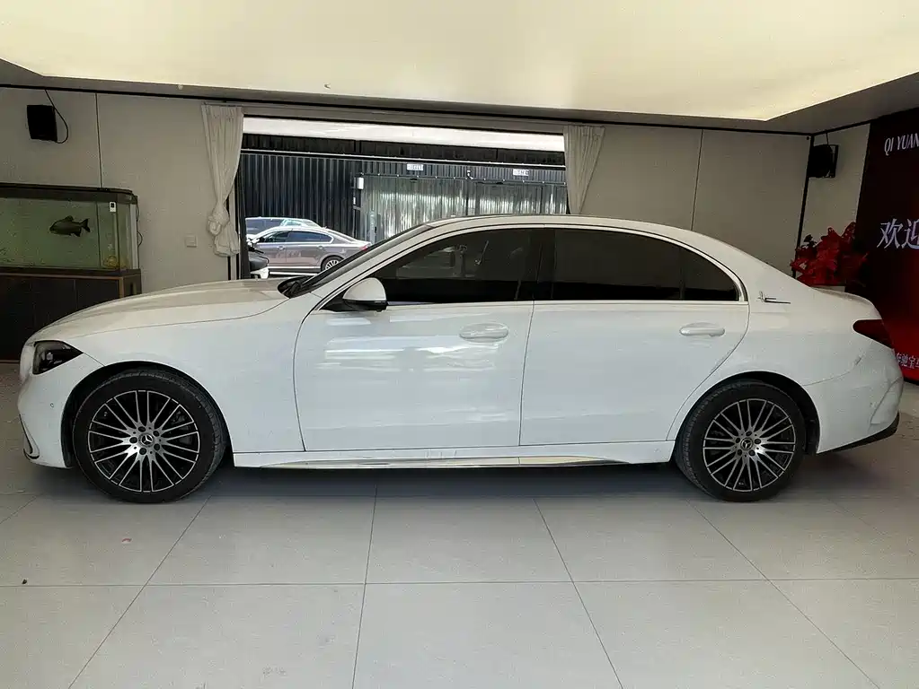 Mercedes-Benz C-Class — миниатюра 3