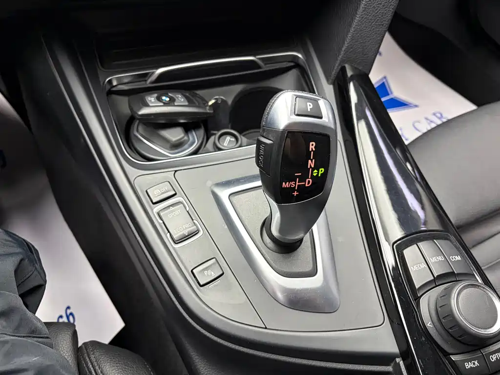 BMW 3 Series — миниатюра 13