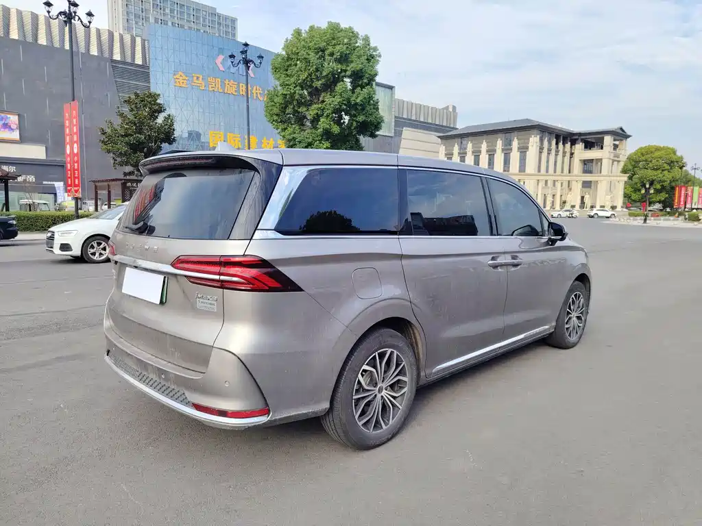 Roewe iMAX8 New Energy — миниатюра 5