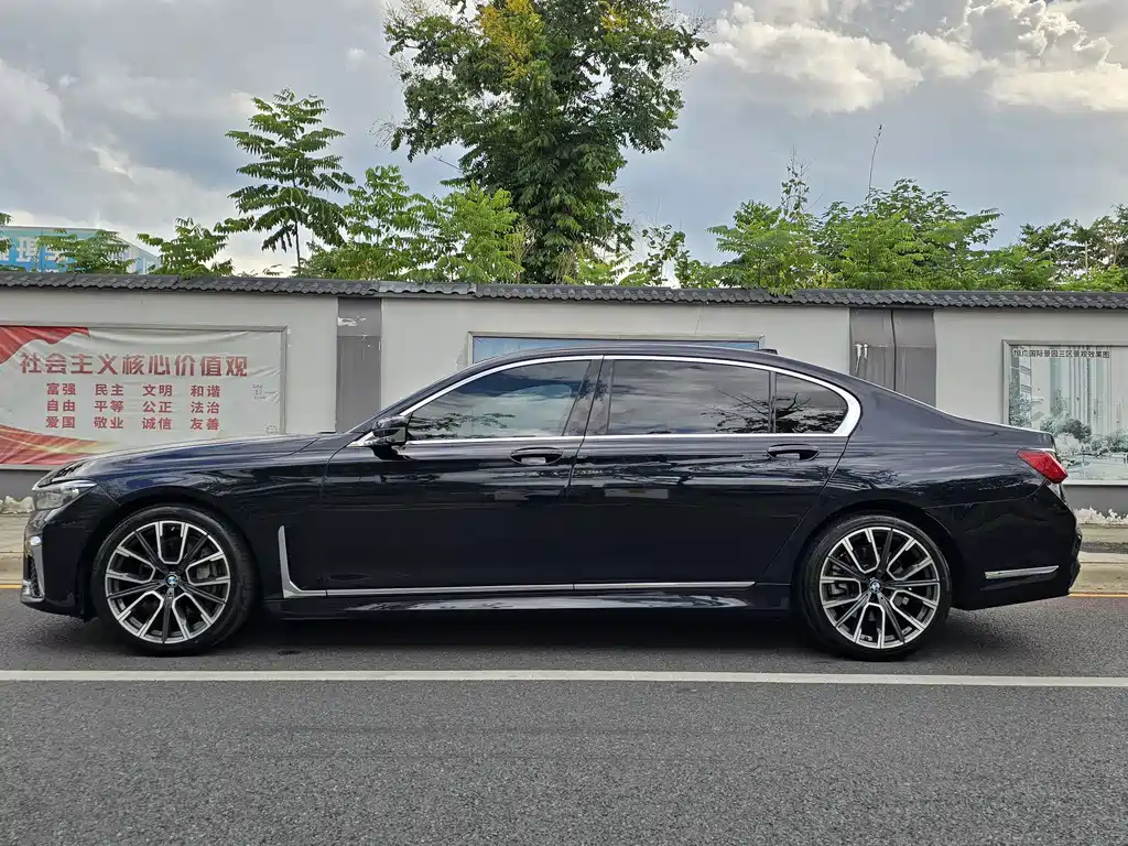 BMW 7 Series 7 2019 740Li Premium M Sport