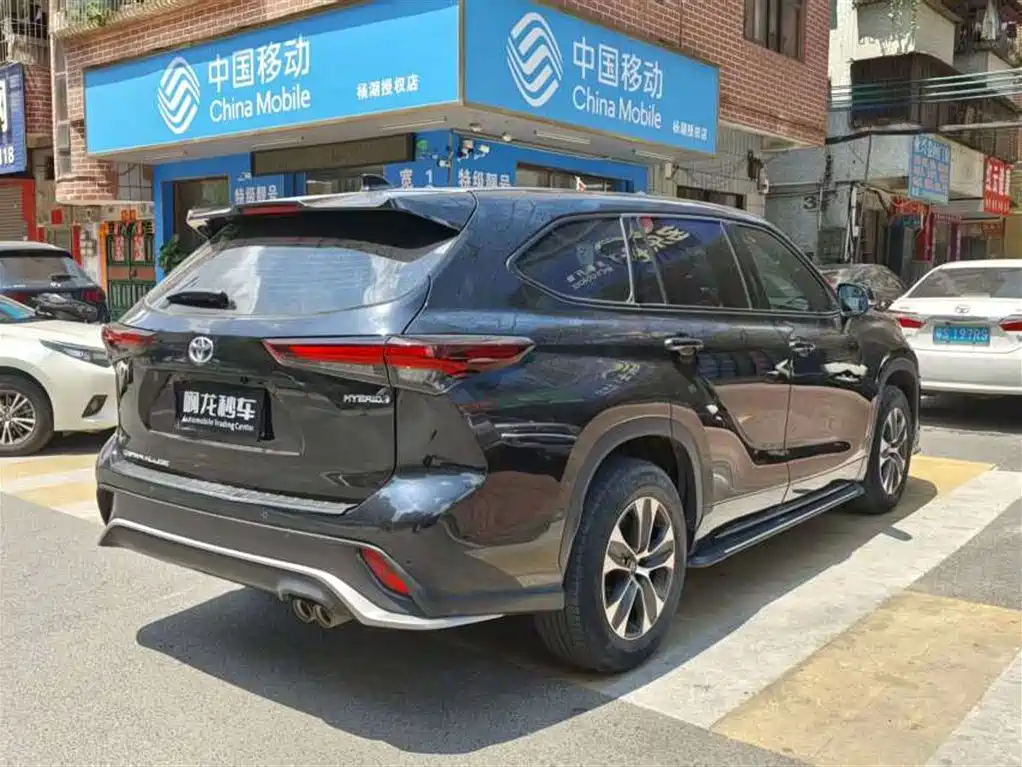 Toyota Crown Kluger — миниатюра 9