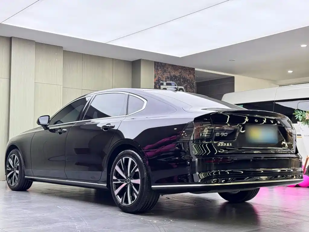Volvo S90 — миниатюра 7