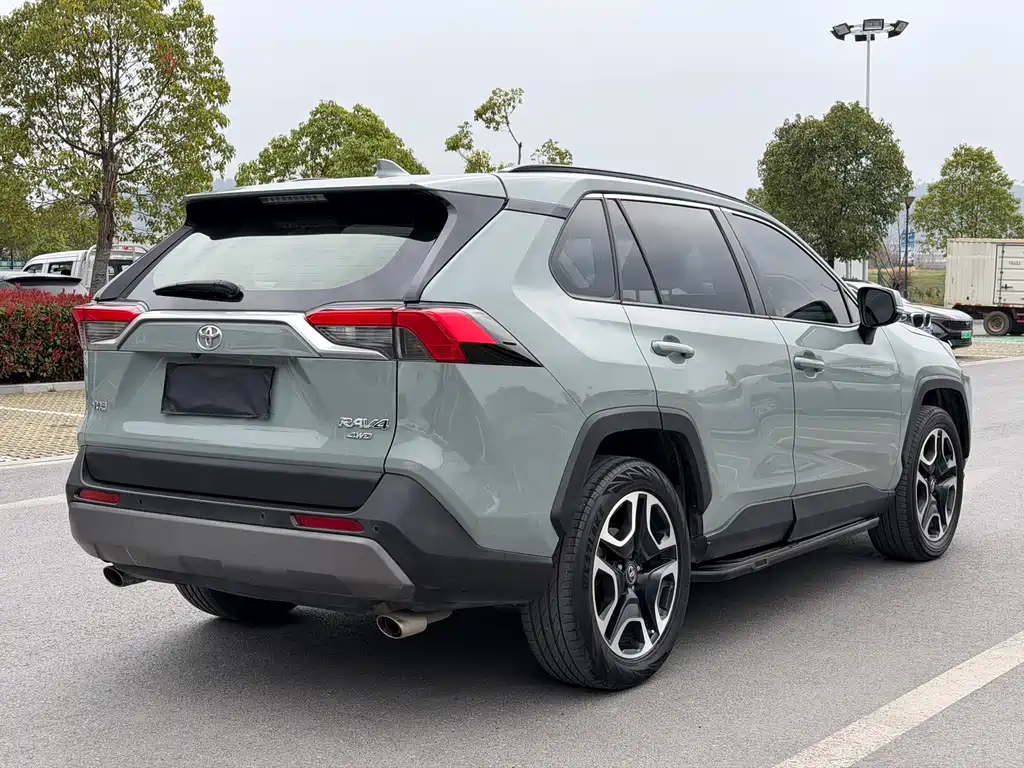 TOYOTA RAV4 RONGFANG
