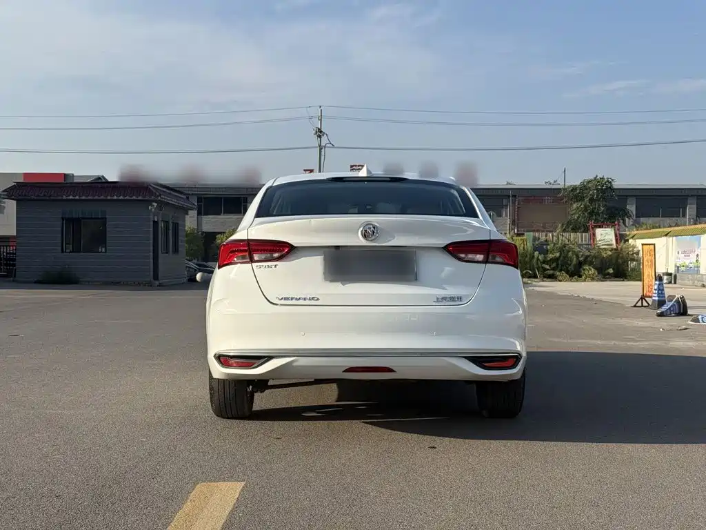 Buick Verano — миниатюра 12