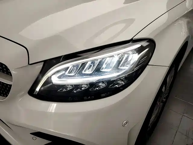 Mercedes-Benz C-Class — миниатюра 18