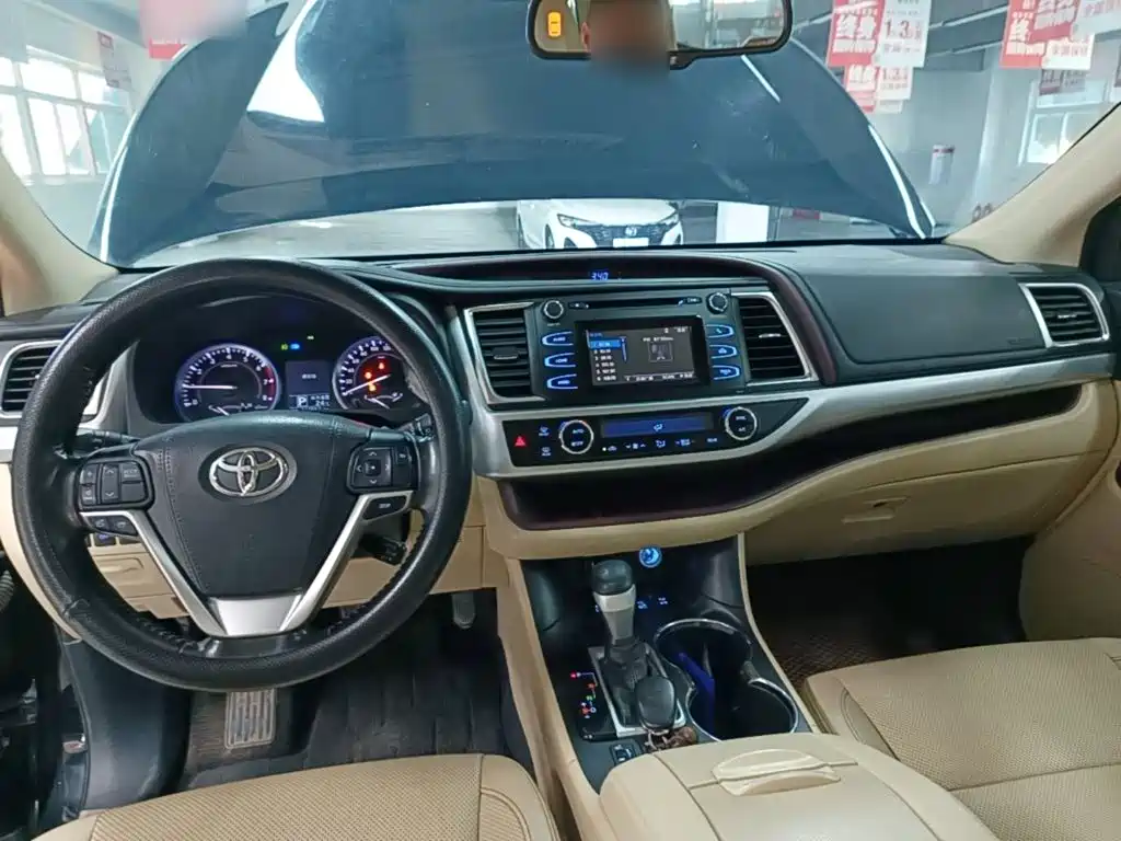 Toyota Highlander — миниатюра 10