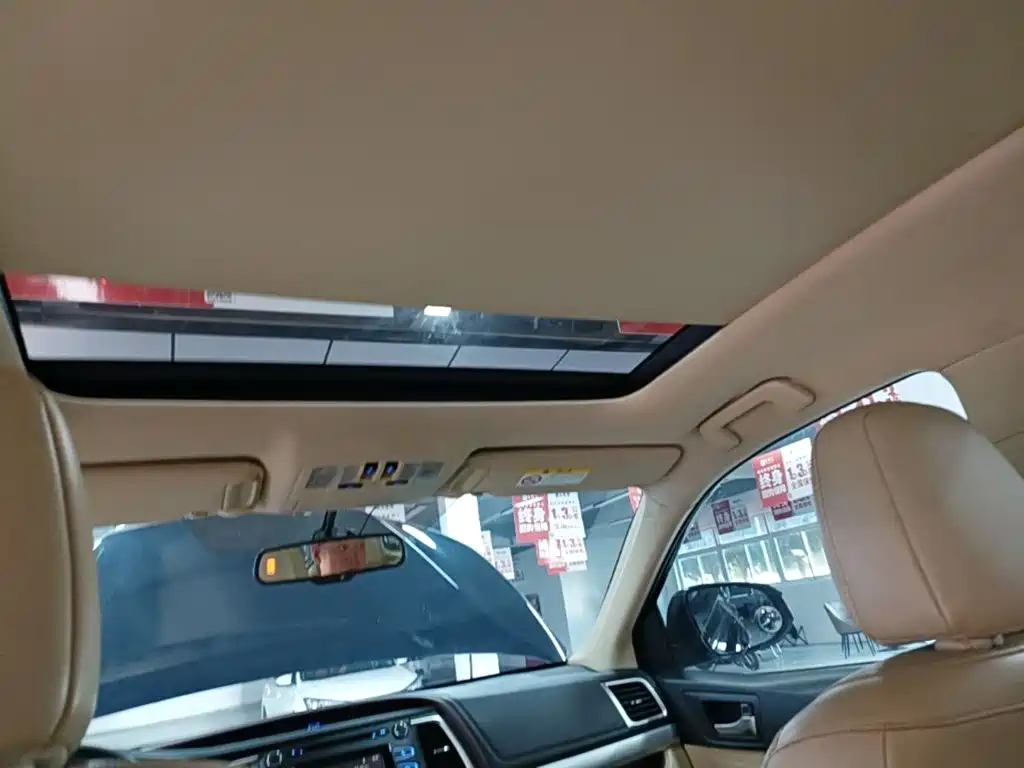 Toyota Highlander — миниатюра 18