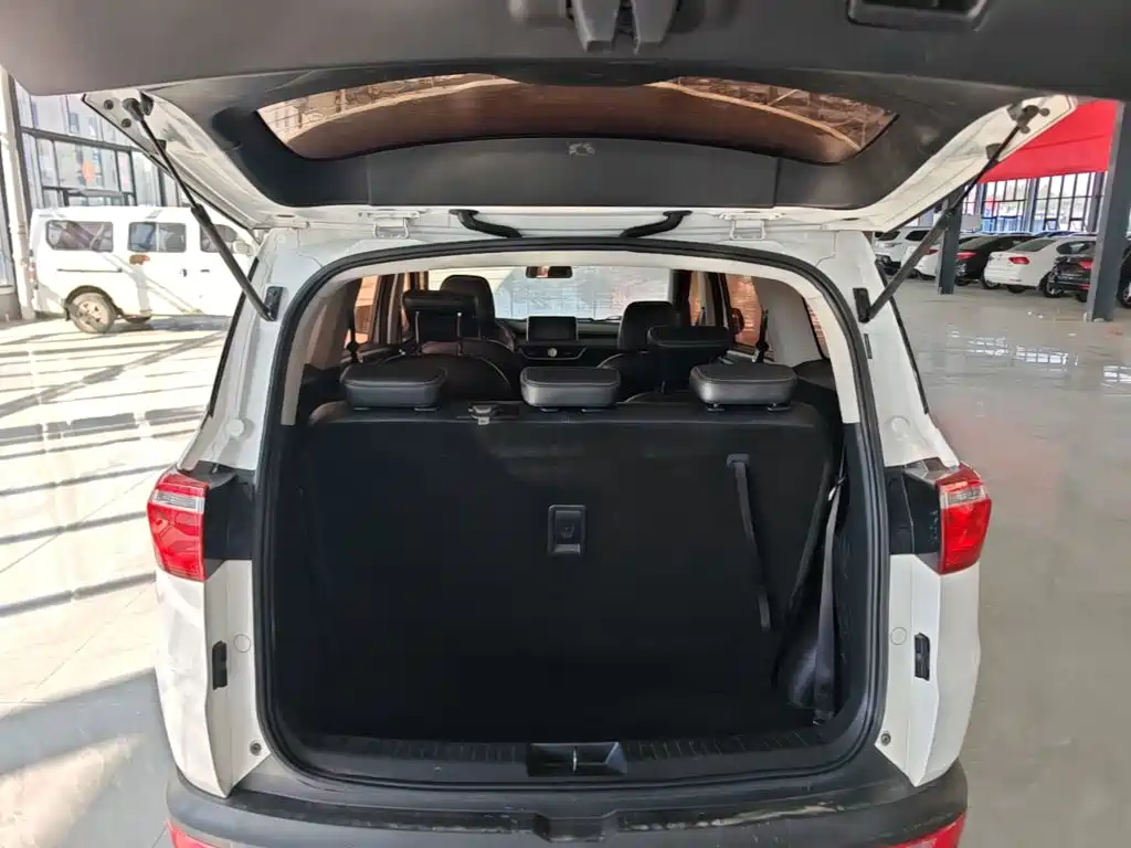Wuling Hongguang S3 — миниатюра 19
