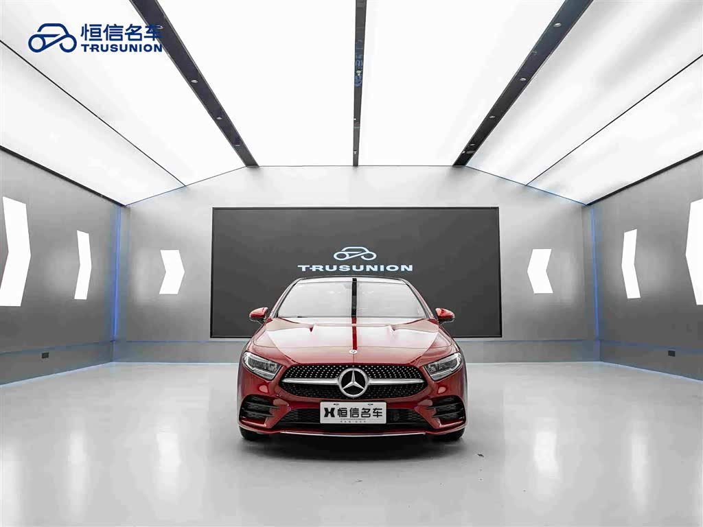 Mercedes-Benz A-Class 1.3 л 2021 г. красный/фиолетовый, пробег 21000 км