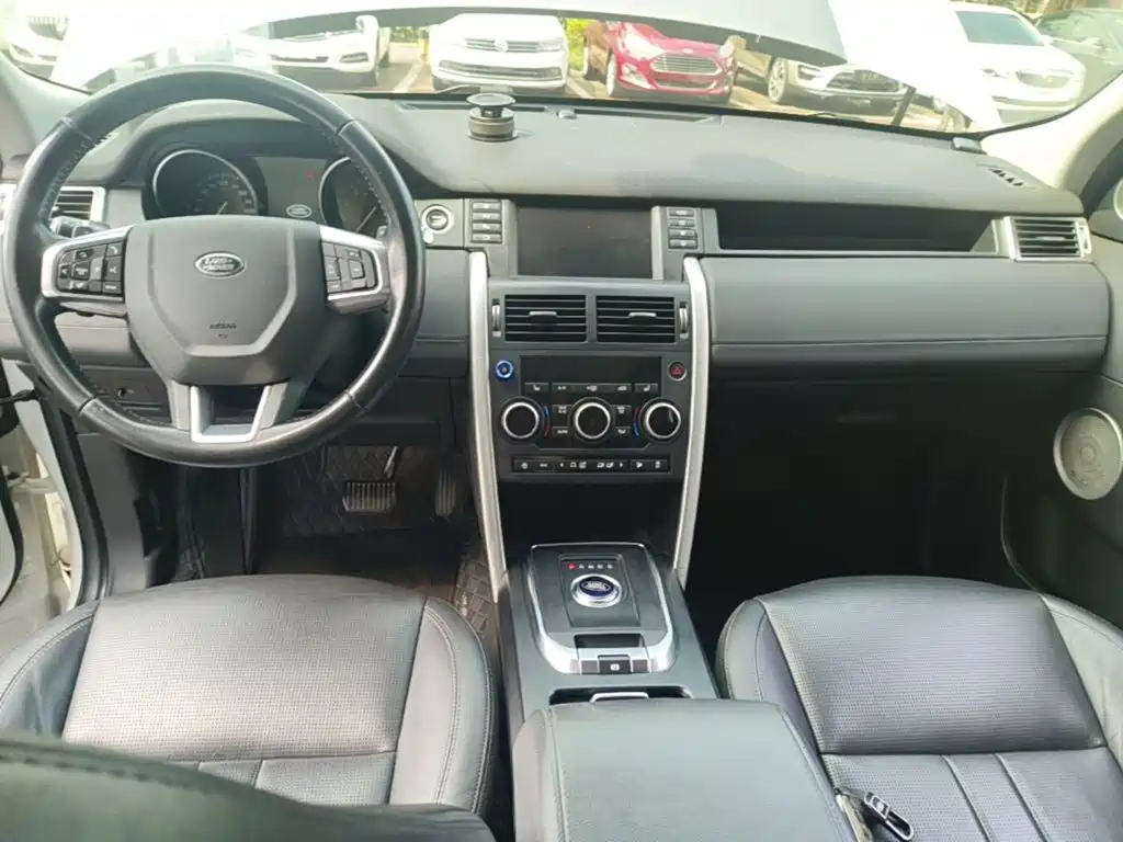 Land Rover Discovery Sport — миниатюра 10