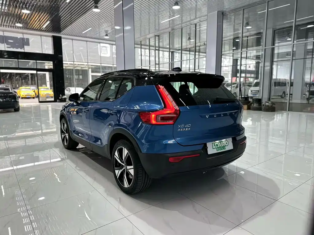 Volvo XC40 NEV — миниатюра 7