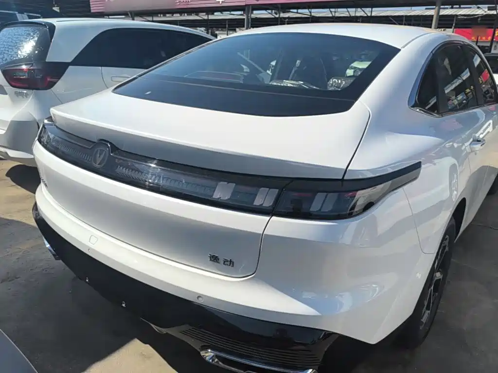 Changan Eado — миниатюра 6