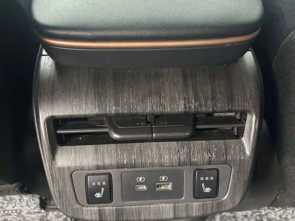 Nissan Ariya — миниатюра 11
