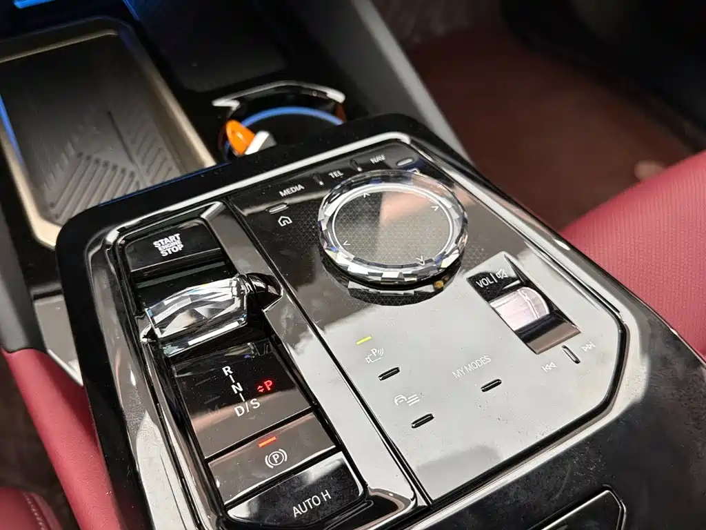 BMW 5 Series — миниатюра 16