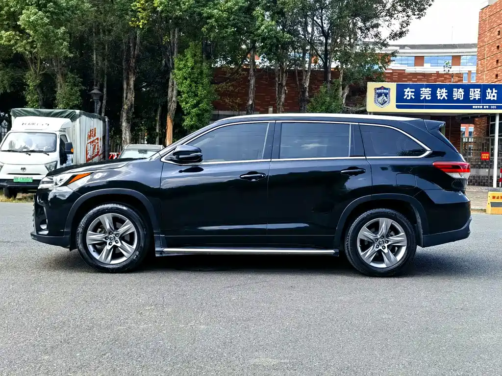 Toyota Highlander — миниатюра 4