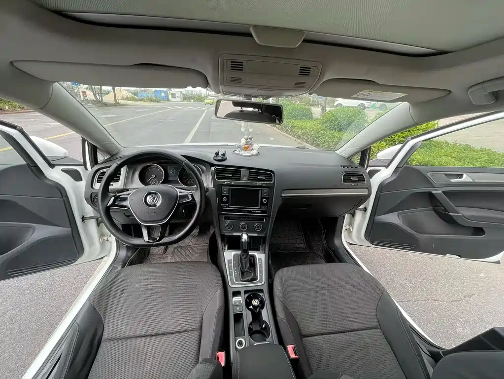 Volkswagen Golf — миниатюра 8