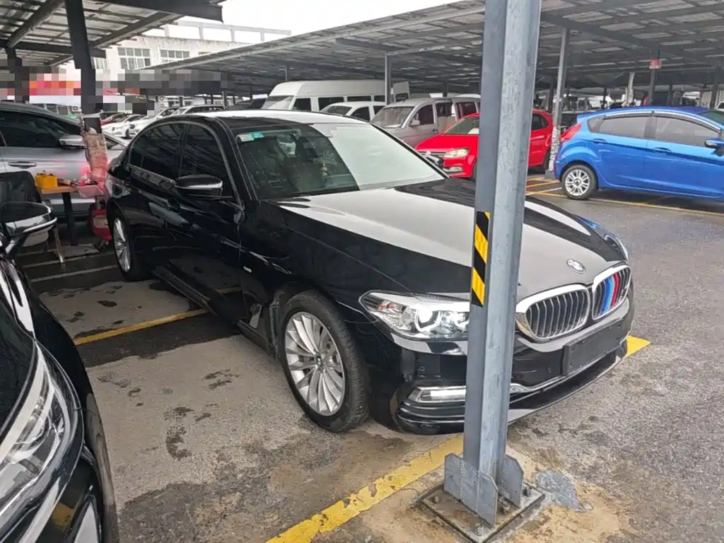 BMW 5 Series — миниатюра 4