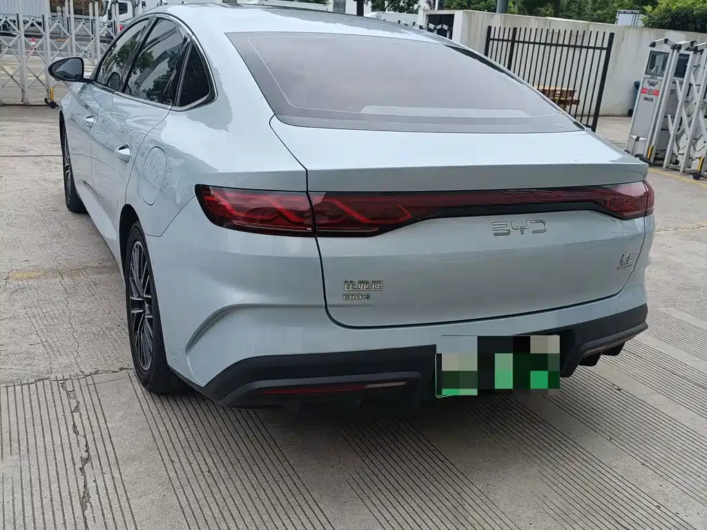 BYD Qin L — миниатюра 5