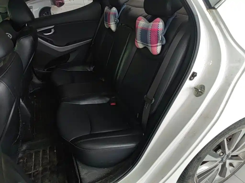 Hyundai Elantra Langdong — миниатюра 17