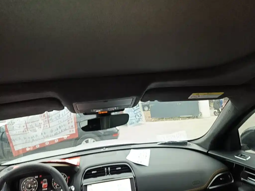 Jaguar F-PACE — миниатюра 18