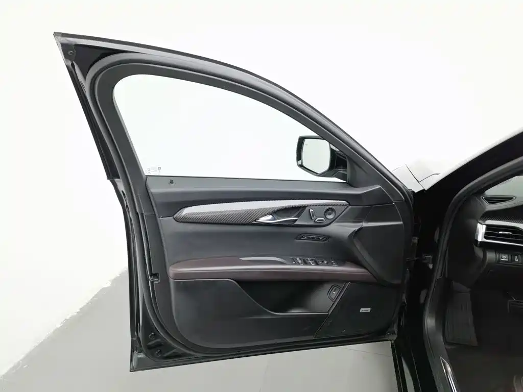 Cadillac CT6 — миниатюра 8