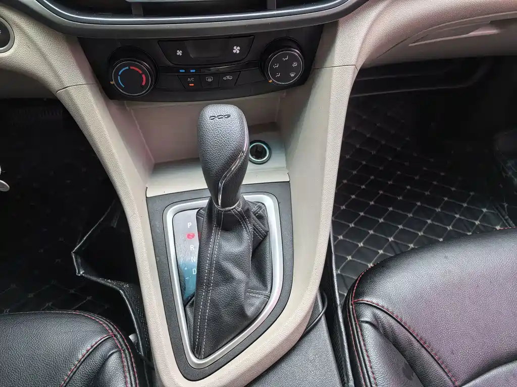 Buick Excelle — миниатюра 11