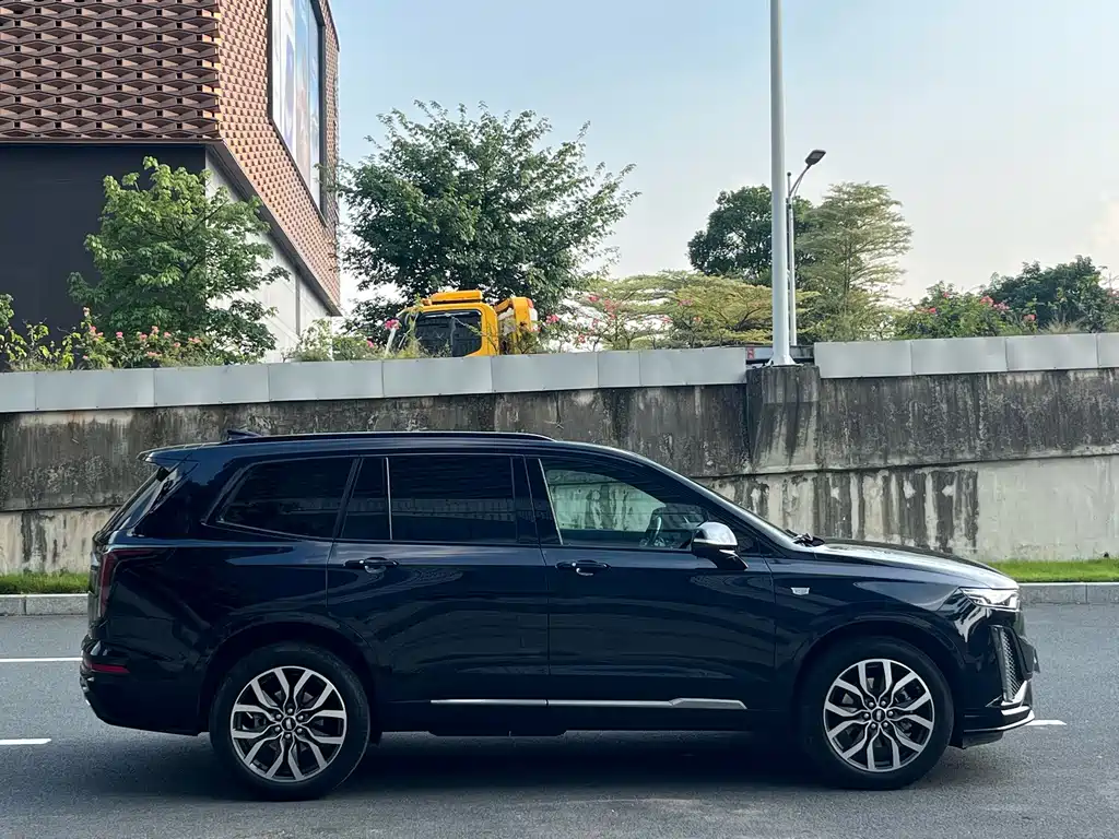 Cadillac XT6 — миниатюра 8
