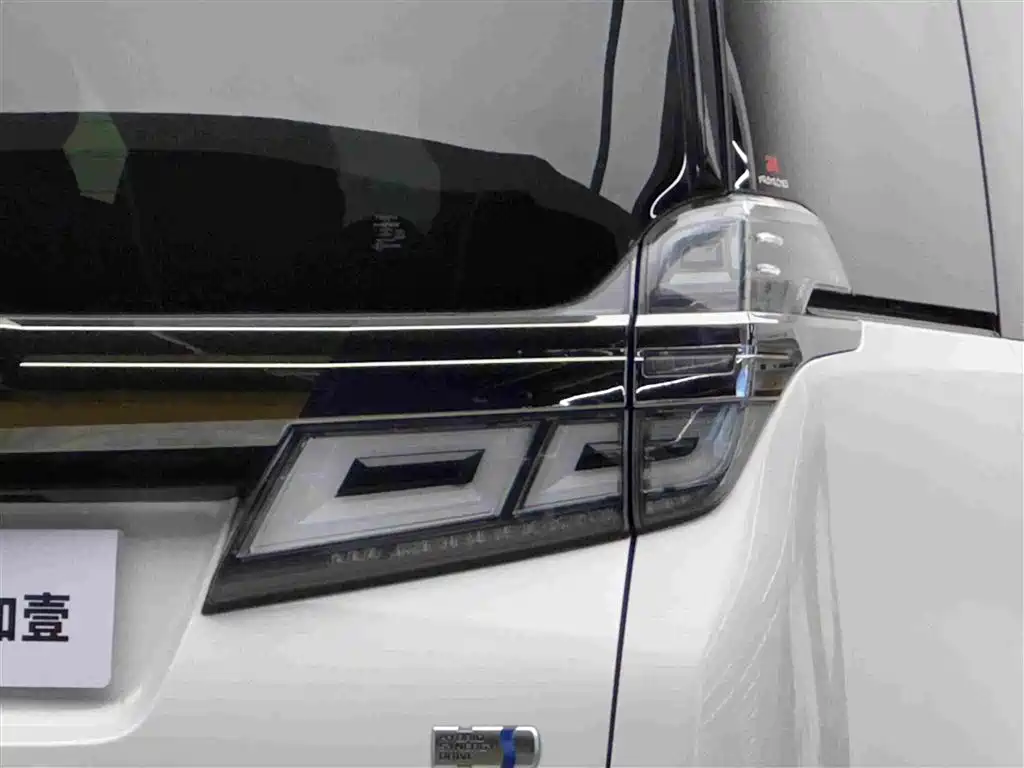 Toyota Vellfire — миниатюра 6