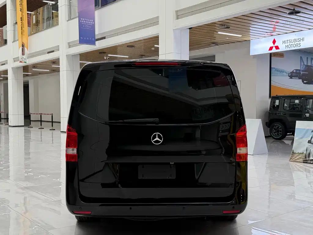 Mercedes-Benz Vito 2020 2.0T 7 мест