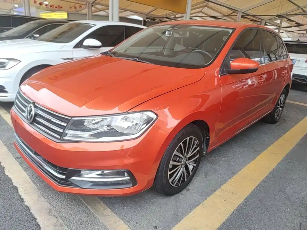 Volkswagen Santana — миниатюра 2