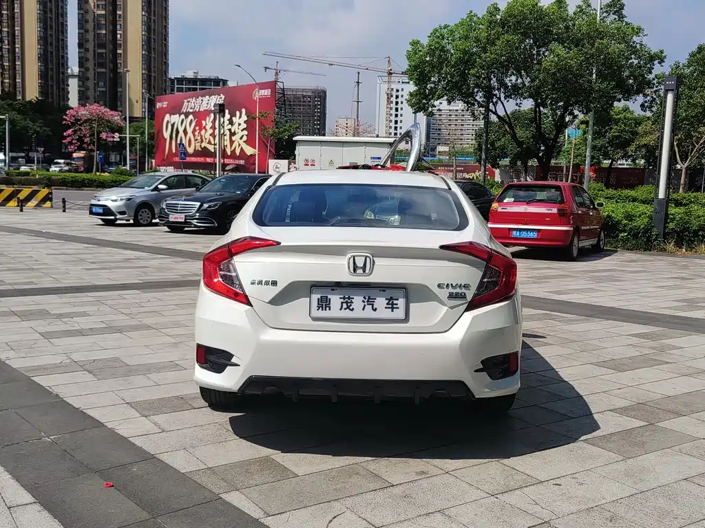 Honda Civic — миниатюра 4