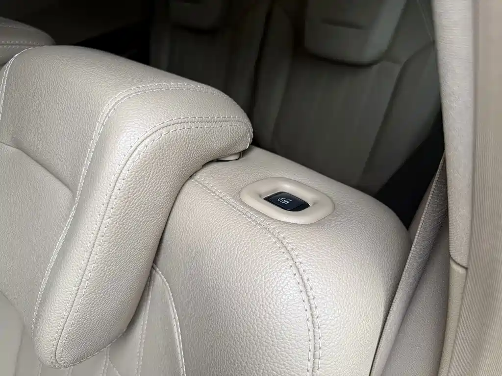 Mercedes-Benz GL-Class — миниатюра 11