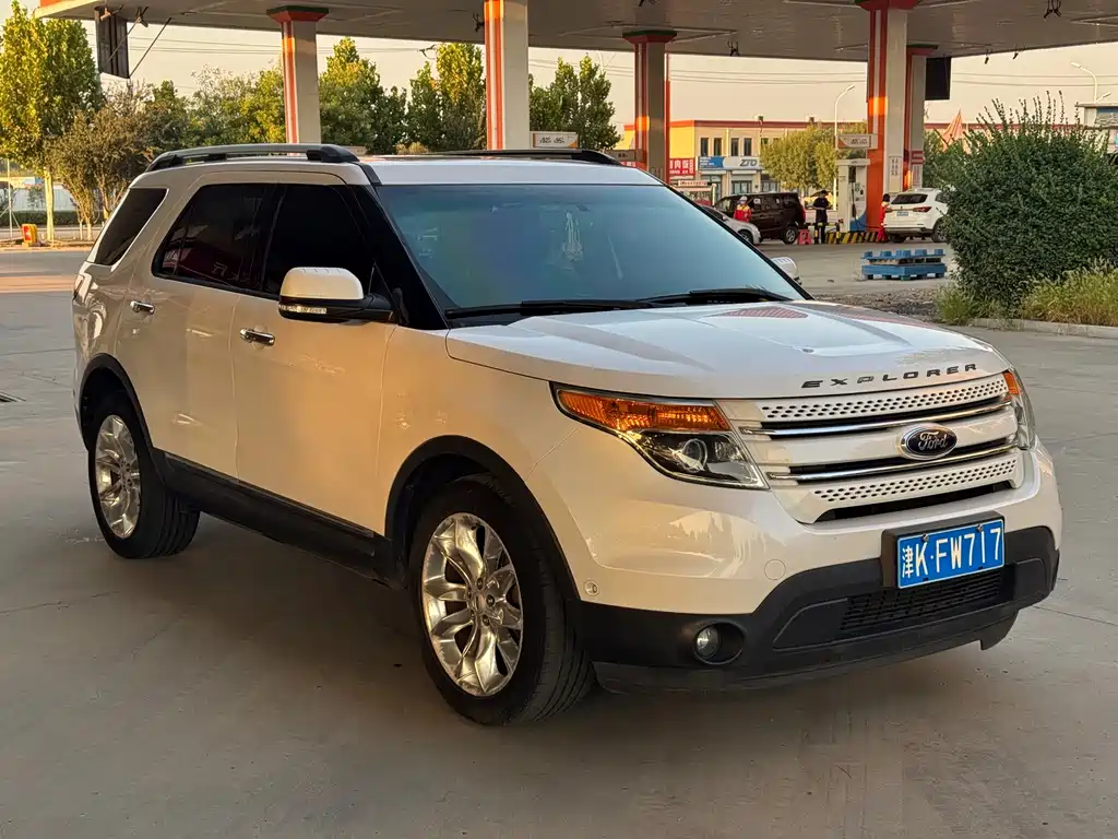 Ford Explorer (Import) — миниатюра 2