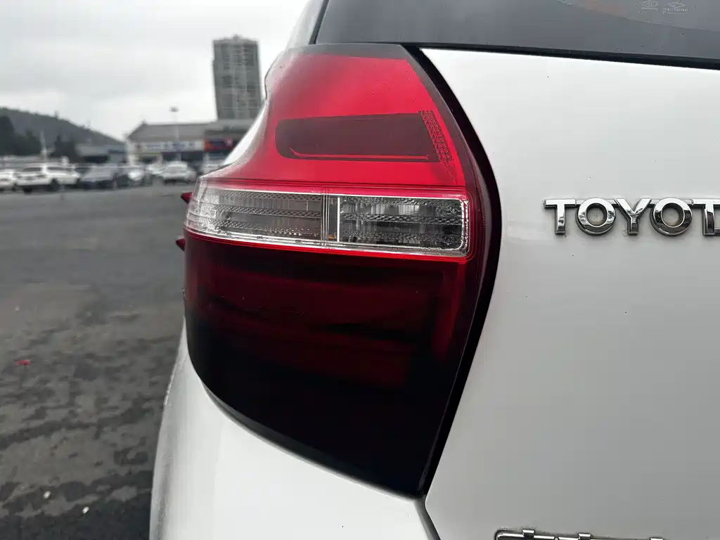 TOYOTA YARIS L ZHIXUAN