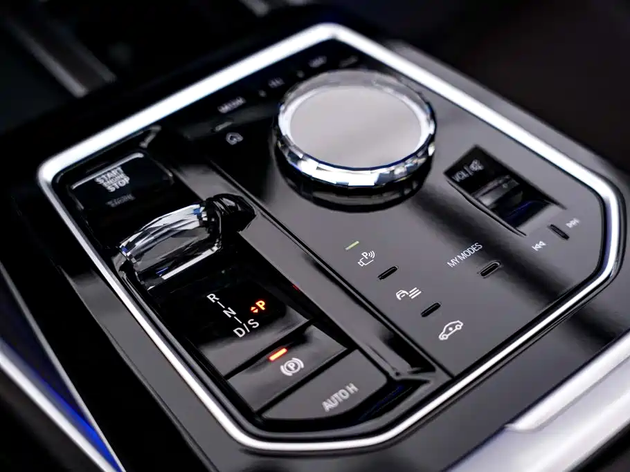 BMW 7 Series — миниатюра 21