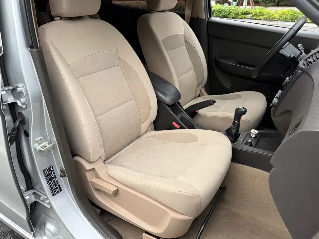 Wuling Hongguang — миниатюра 9