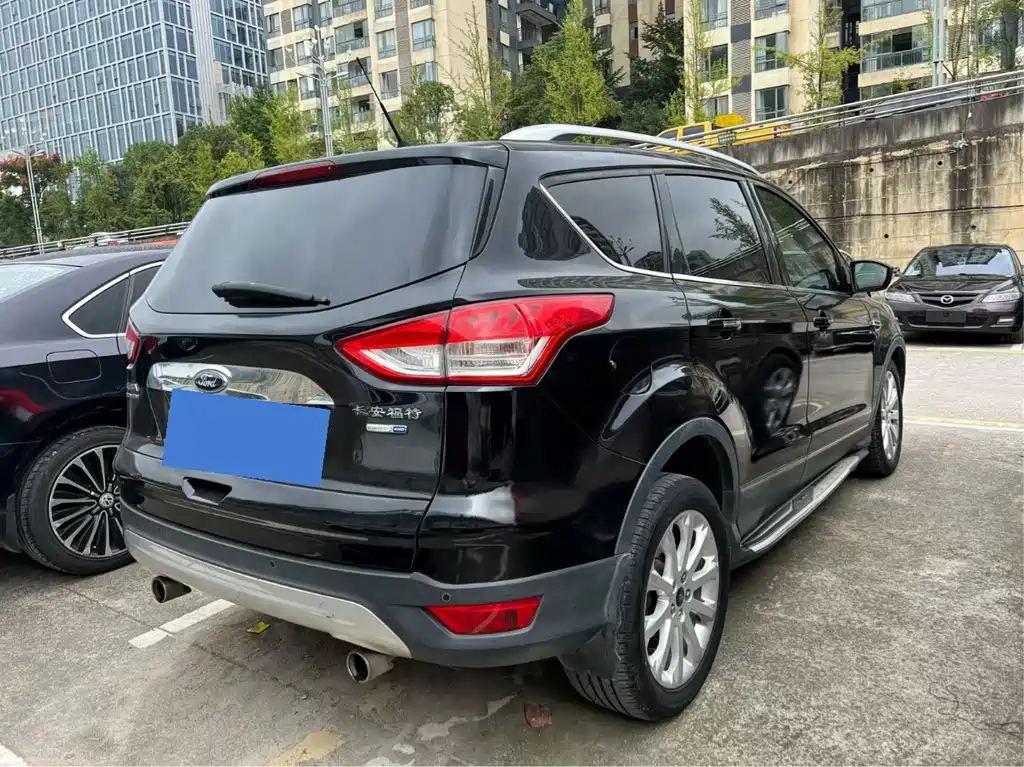 Ford Kuga — миниатюра 7